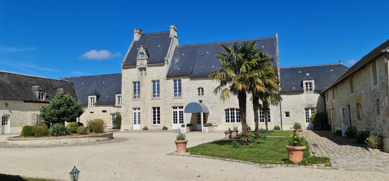 Отель Le Manoir Des Marronniers Sully  Экстерьер фото