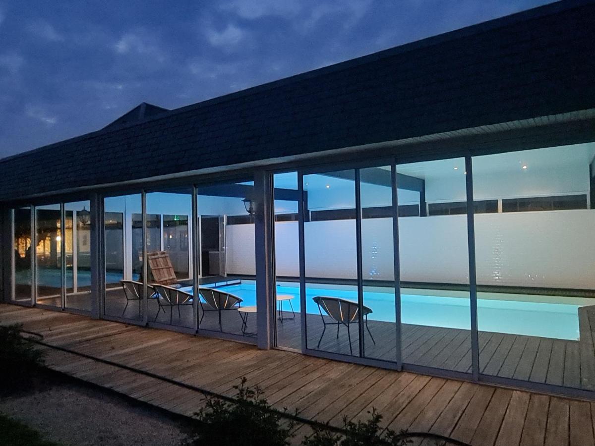 Отель Le Manoir Des Marronniers Sully  Экстерьер фото