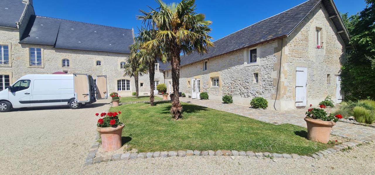 Отель Le Manoir Des Marronniers Sully  Экстерьер фото